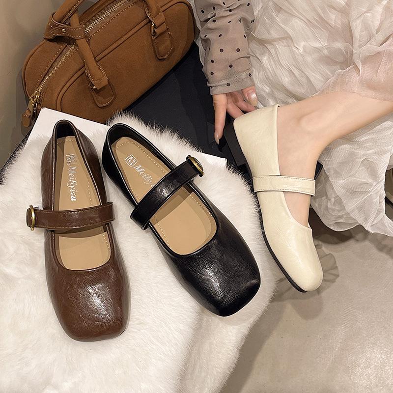 Temperament square head flat sole shoes women's 2025 new spring and autumn French retro Mary Jane small leather shoes light mouth commuter shoes