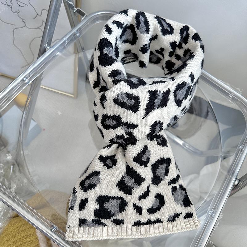 Korean Style Leopard Print Knit Scarf - Versatile Autumn/Winter Neck Warmer for Girls
