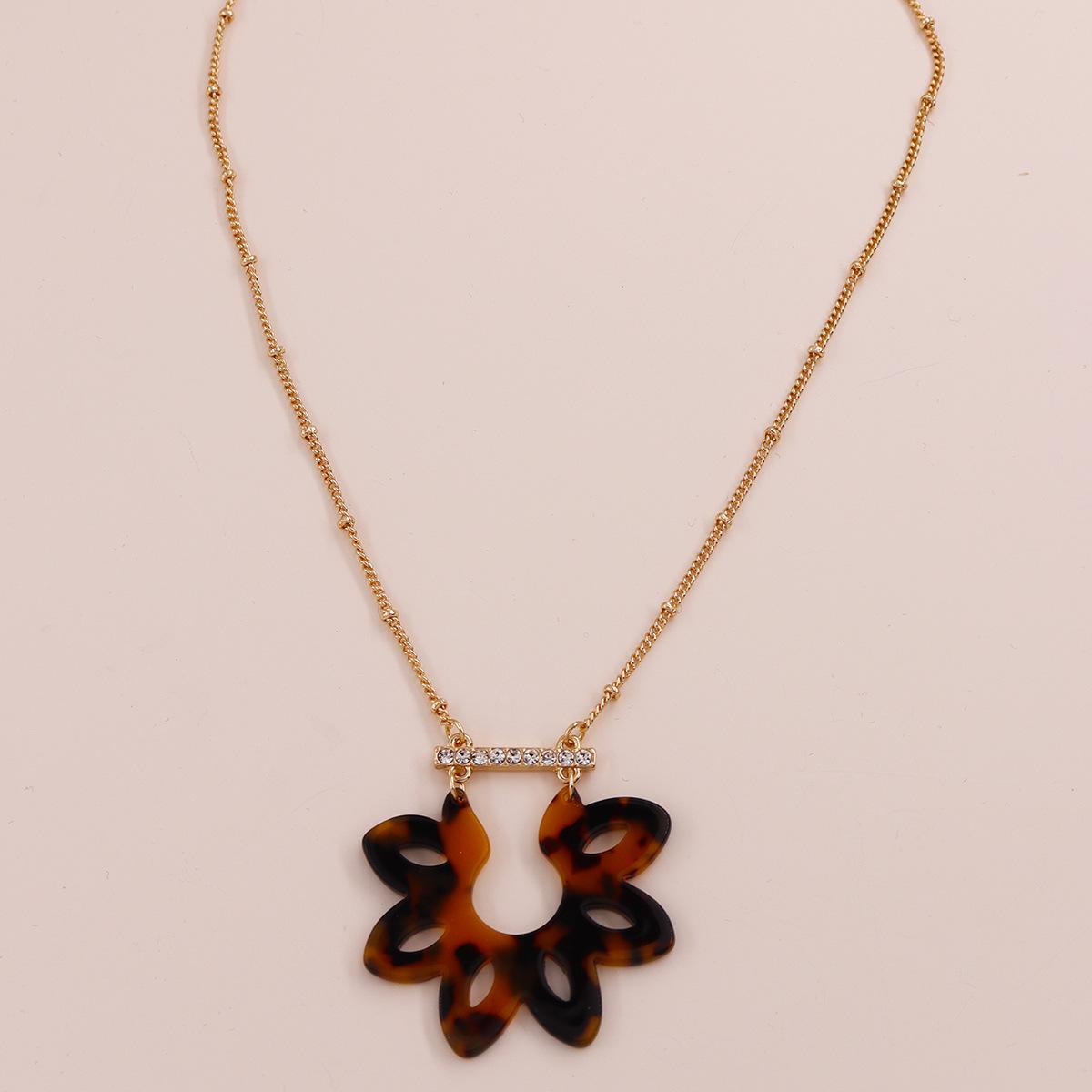 

Women s flower pendant long necklace коричневый