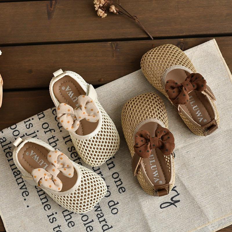 Anti-slip Girls' Sandals with Hollow and Breathable Soles, Outdoor Soft-Topped Baby Shoes
