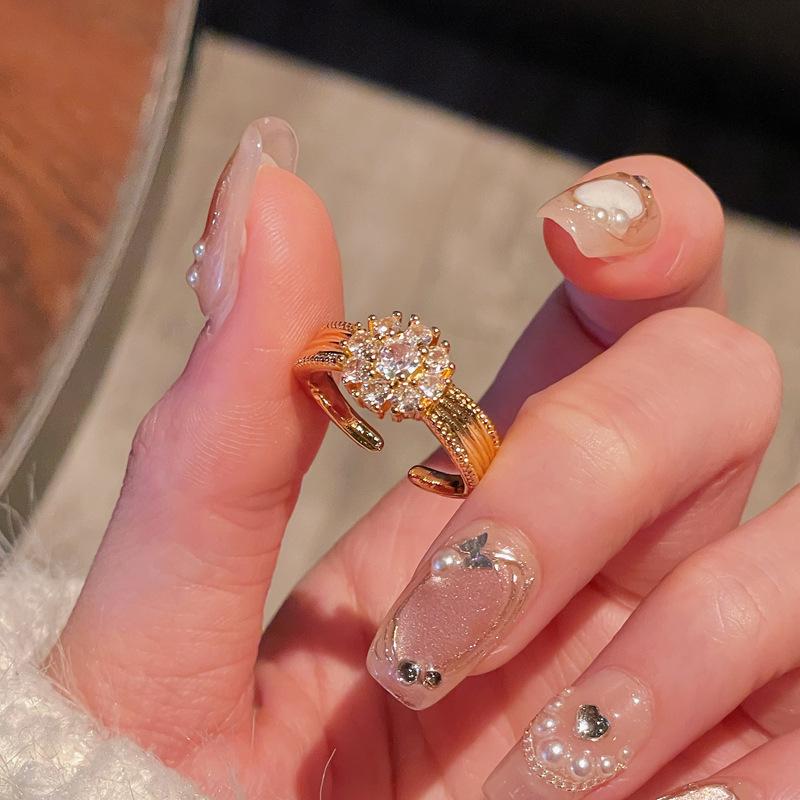 High-End Snowflake Pink Zircon Flower Four-Leaf Clover Open Ring Niche Design Temperament Light Luxury Personalized Ring