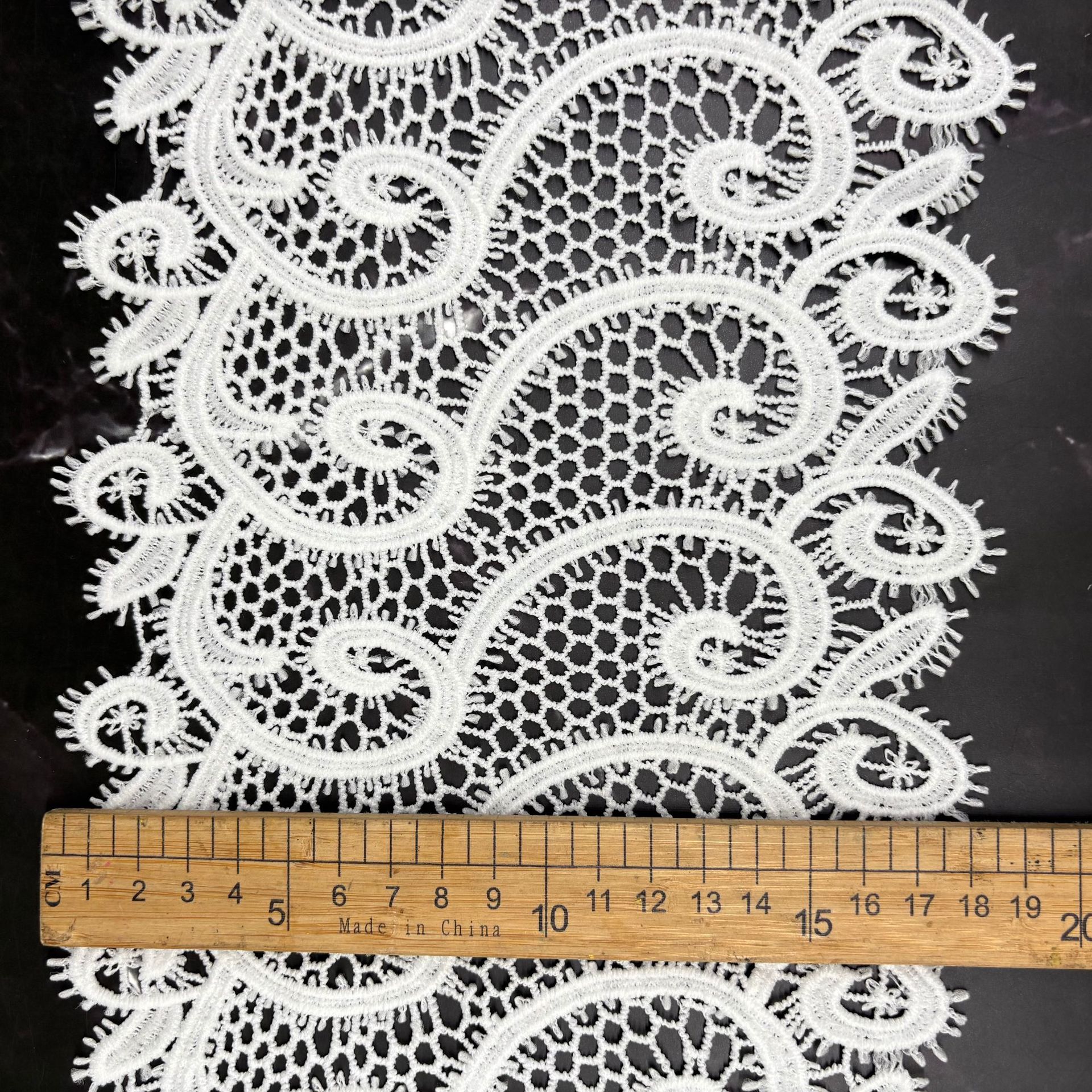 

Крупное штрих-кодовое водорастворимое кружево из молочного шелка, вышитое кружево, платье, детская одежда, женские аксессуары White 18CM