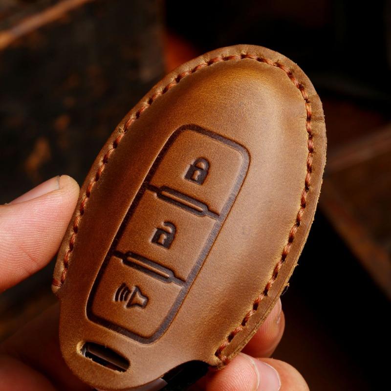 For Nissan X-Trail Qashqai Tiida Teana Sentra Car Key Cover Genuine Leather Smart Key Protective Cover Keychain Car Accessories