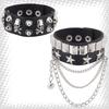 2 Stück Schwarzes PU-Leder Nieten Armband Punk Rock Gothic Manschette Handgelenkband mit Silberner Glockenkette Verstellbares Armreif Armband Herren