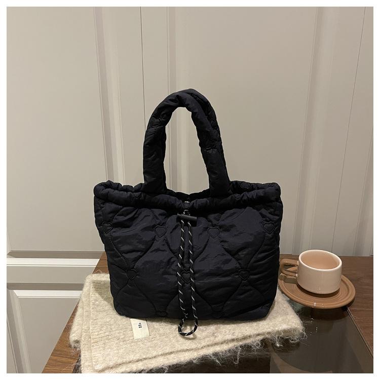 

Korean Style Cott Embroidered Tote Bag Large Capacity Casual Commuter Shoulder Bag for Women Simple and Versatile Bucket Bag чёрный