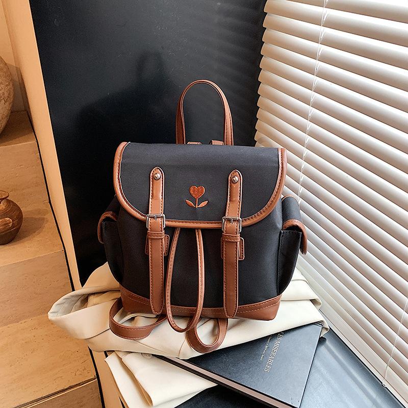 

Backpack women s large-capacity new casual versatile student class bag street trend travel backpack чёрный