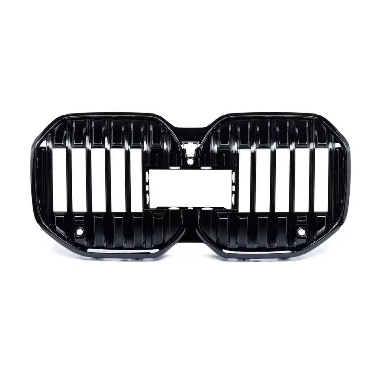 BMW 7 Series G70 Front Fender Side Panels (Part Numbers: 41359628641, 41359628642).