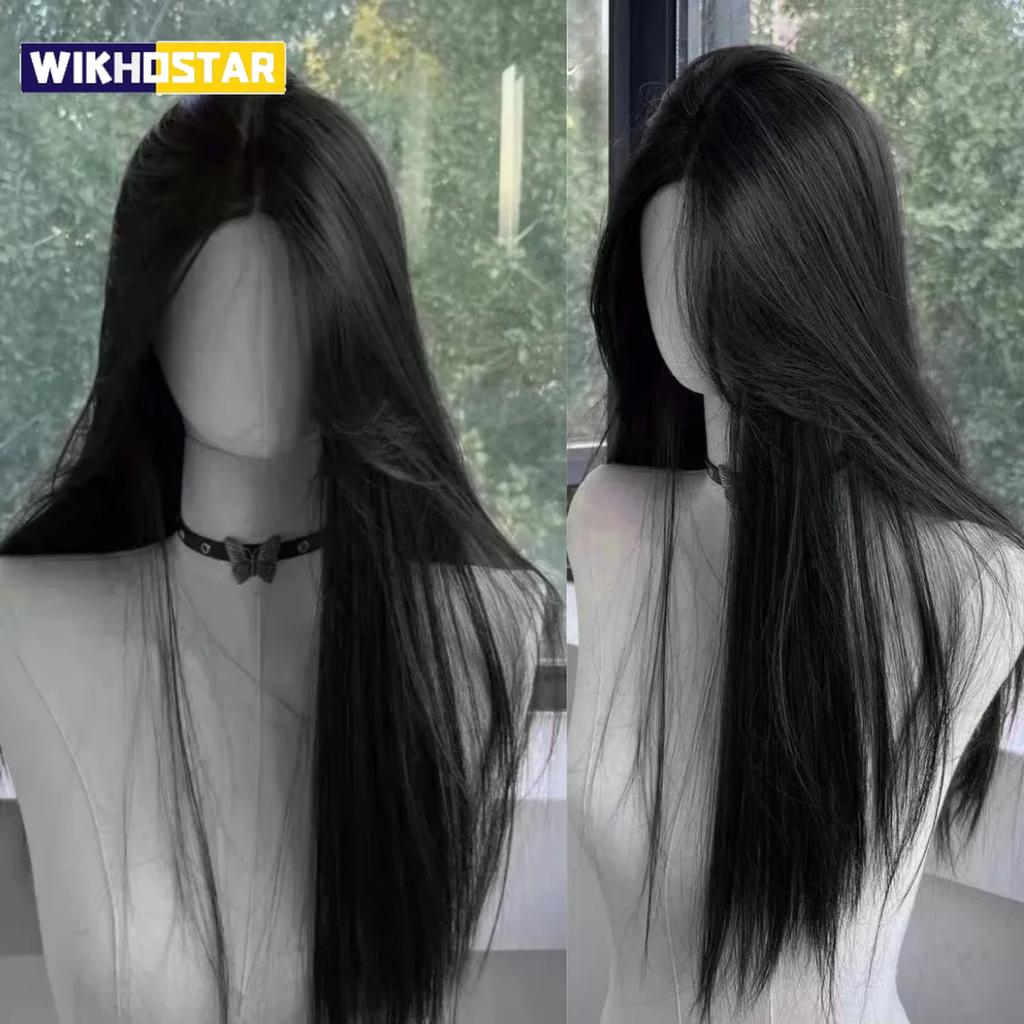 Sort Syntetisk Paryk Med En Feminin Charme. Langt Lige Hår Med Midterskilning. Naturligt Fuld Hoveddække Til Daglig Cosplay