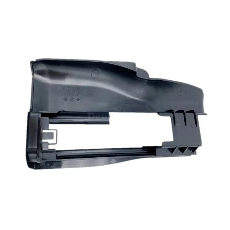 Kryt zadního zvedacího bodu pro Mercedes-Benz třídy E W212 (2126981730 / 2126981830)