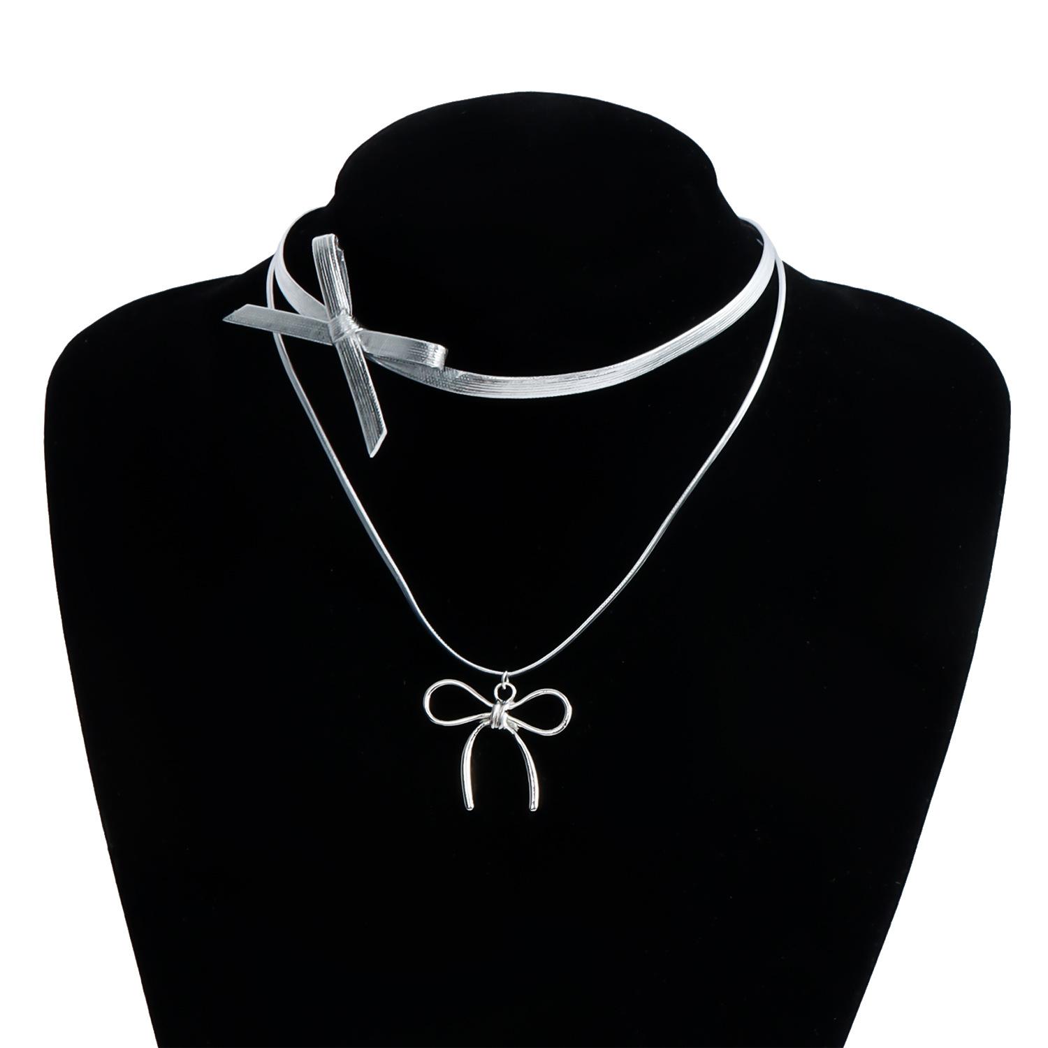 

Double Leather Bow Pendant Necklace Niche Sweet Cool Babes Premium Sense Clavicle Chain