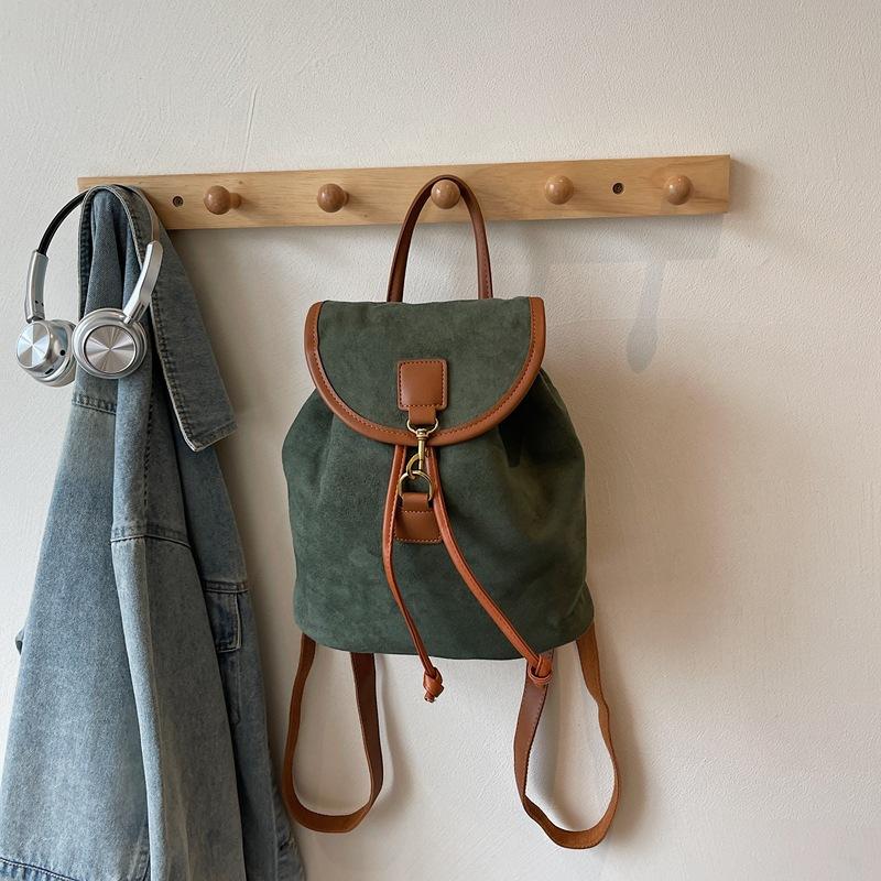 High Value Large Capacity Backpack 2025 New Women's Foreign Style Bag Korean Fashion Matte Light Commuter Bag