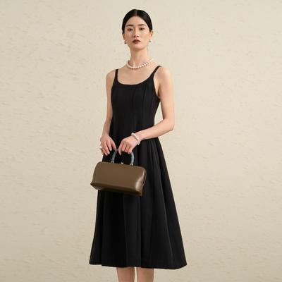 Kleines Schwarzes Kleid mit verstellbarem Schultergurt Französisches Taillenbandkleid