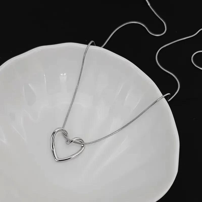 Hollow Heart Pendant Necklace Tiny Silver Color Clavicle Snake Chain Collar for Women Friendship Jewelry