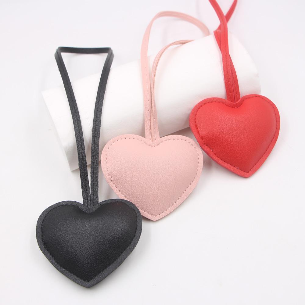 

Шкіряний кулон у формі серця для сумки з плетеним шнурком Heart Lanyard фіолетовий