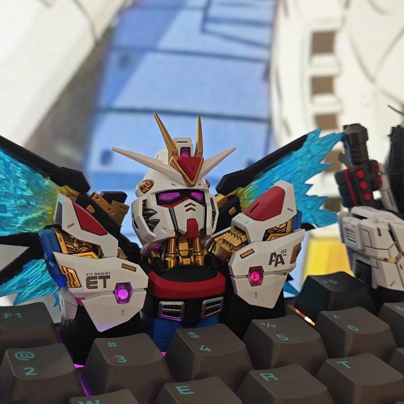 

New Assault Freedom Triple Keycaps Mobile Warriors Gundam Mechanical Key Cap First Machine Zero Decoration Gifts Kid Friendly Entertaining Fun Play