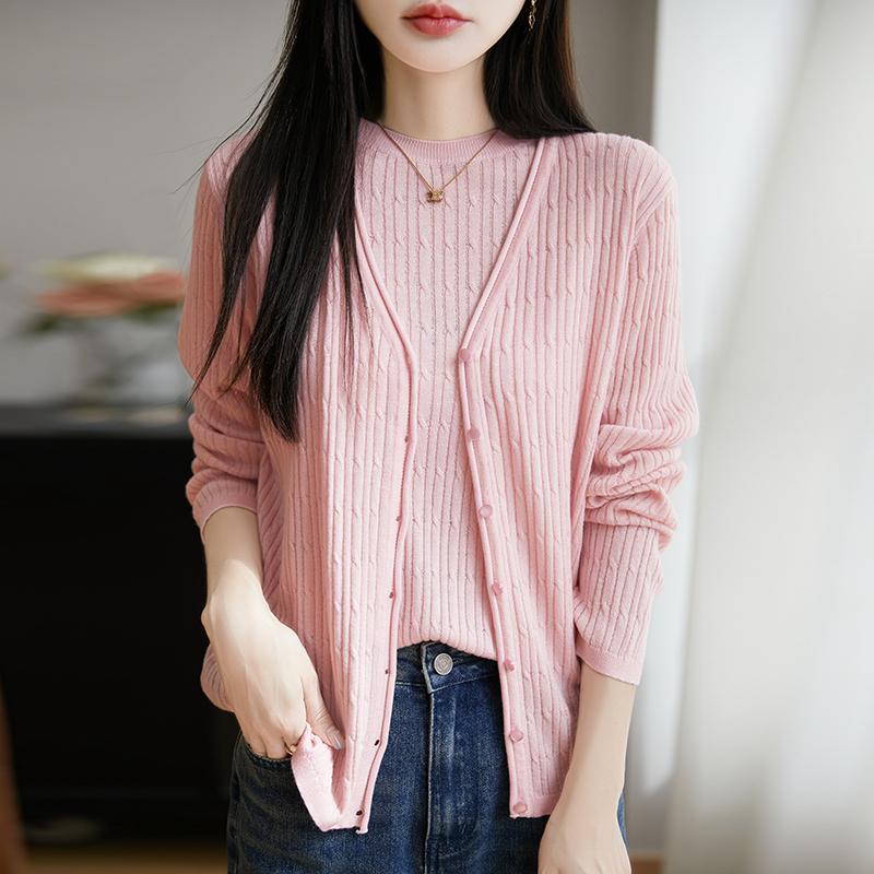 Leichte Strickjacke für Damen aus 50 % Wolle und 50 % Maulbeerseide – vielseitige Strickware für 4 Jahreszeiten für ganzjährigen Komfort und Stil