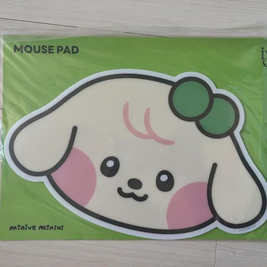 

Ive Eugene Popup Store Mousepad Minive Minnie