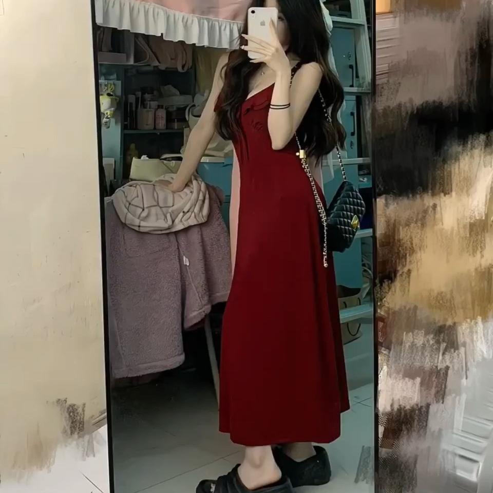 French Vintage Burgundy Strap Spaghetti Strap Dress for Women, New Autumn Spicy Girl Waist-cinching Slimming Hip-hugging Long Dress