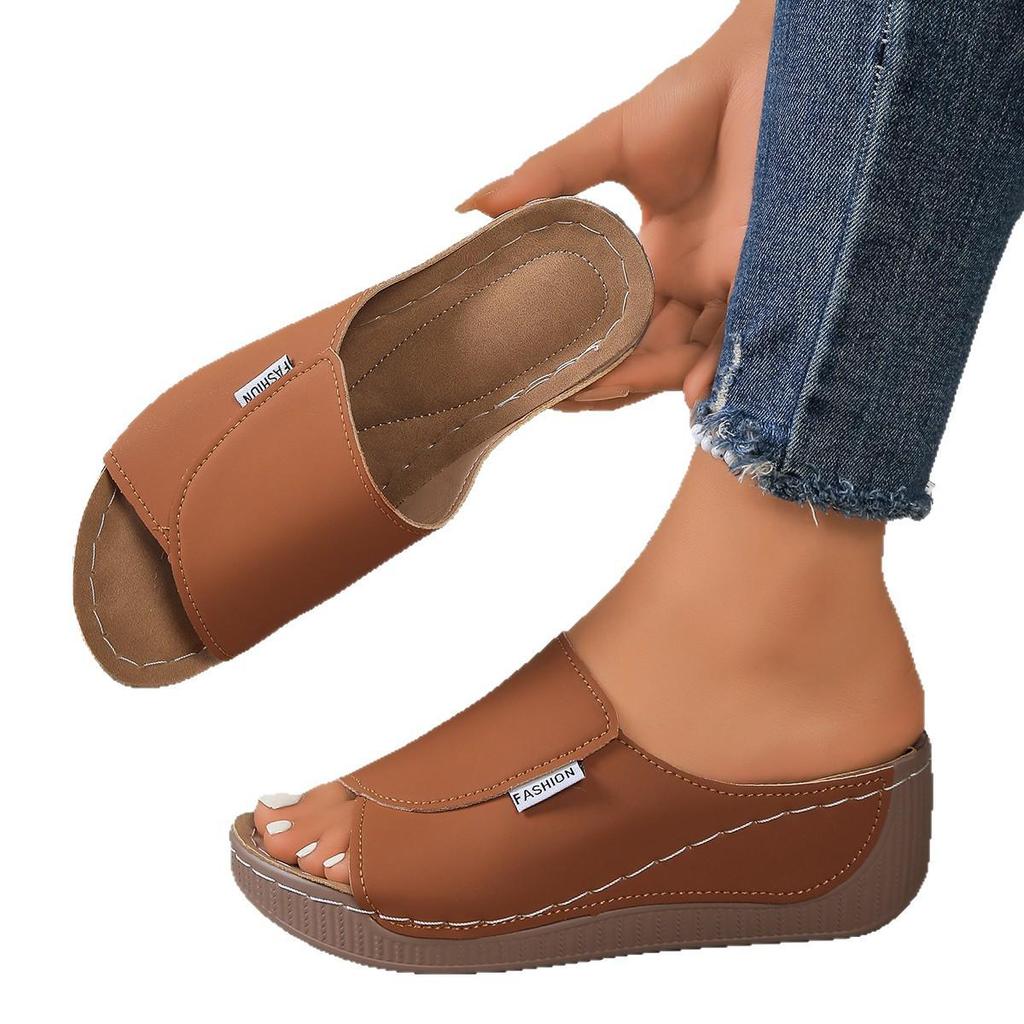 2026 Plus Size Women's Thick Sole Wedge Slippers, Outdoor & Casual, with Fashion Straps and Open Toe Design.