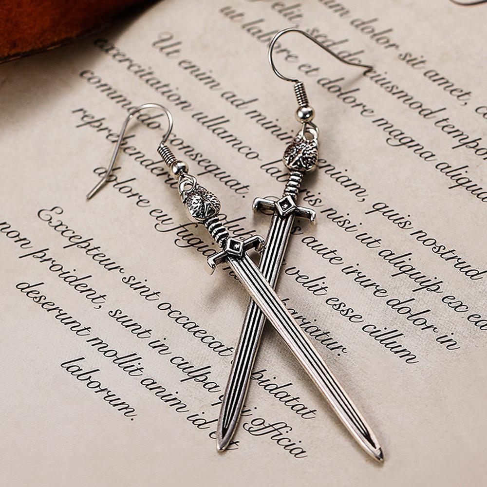 Huitan Kolczyki wiszące w stylu punkowym, z motywem dzikiego zwierzęcia, w kształcie miecza, dla kobiet/mężczyzn, wszechstronne, fajne, unisex, akcesoria do uszu, vintage