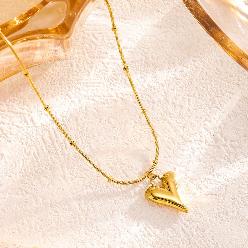 2026 Elegant Summer Clavicle Heart Necklace - Simple & Luxurious Peach Heart Titanium Steel Jewelry for Women