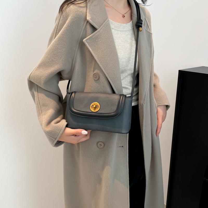 Underarm bag women's 2025 autumn models autumn and winter exquisite shoulder crossbody small bag small square bag fashion trend