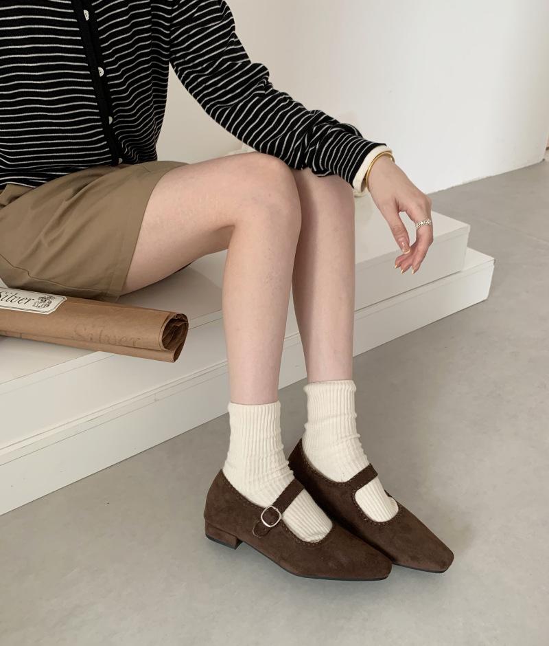 

Retro handmade shoes one-word buckle Mary Jane flat-soled single shoes women s new round head shallow mouth soft-soled ballet shoes 39 темно-коричневого кольору
