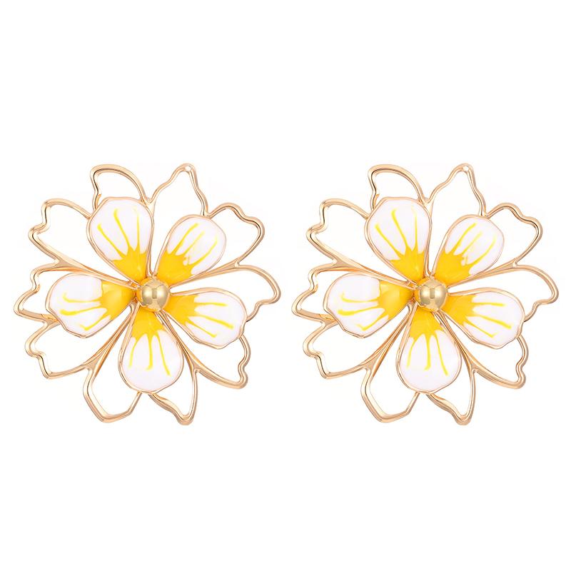 Sweet Fresh White Metal Flower Drop Earrings for Women Elegant Super Fairy Dangle Earrings Jewelry Party Jewelry Accessories