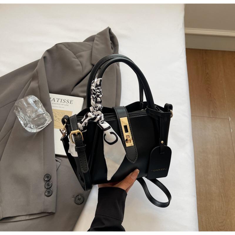 Premium small bag women's bag spring versatile new models are popular today messenger bags portable bucket bags