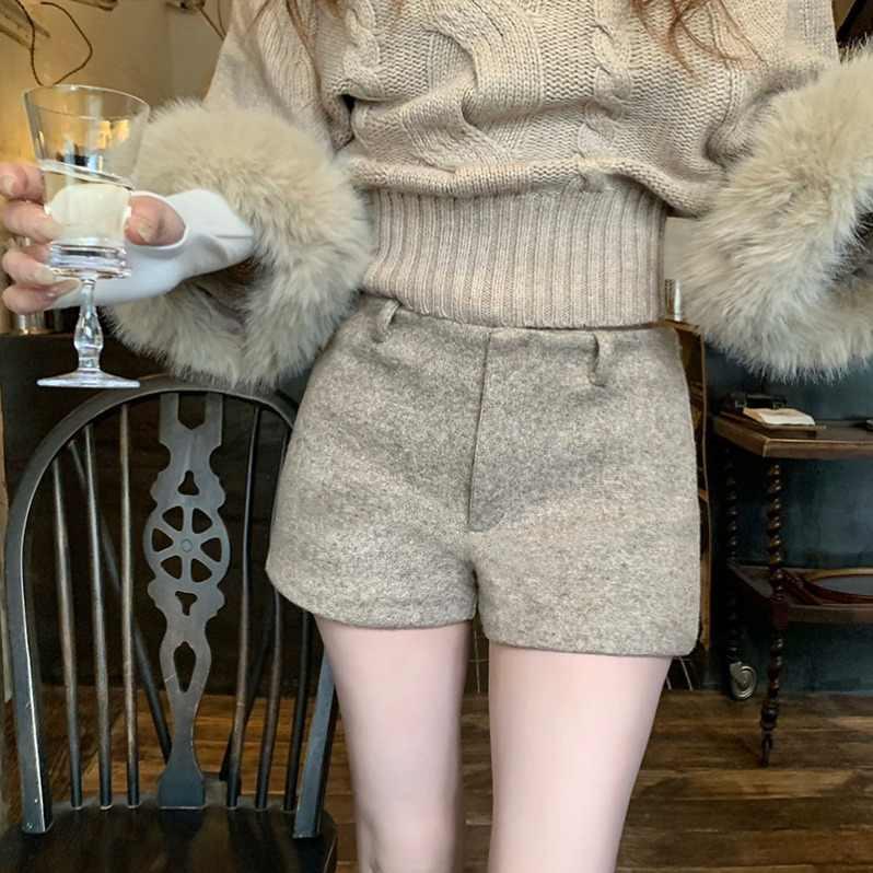 Women s High-Waisted Retro Khaki Wool Shorts - Winter Hip-Hugging A-Line Casual Straight Leg Pants M хаки