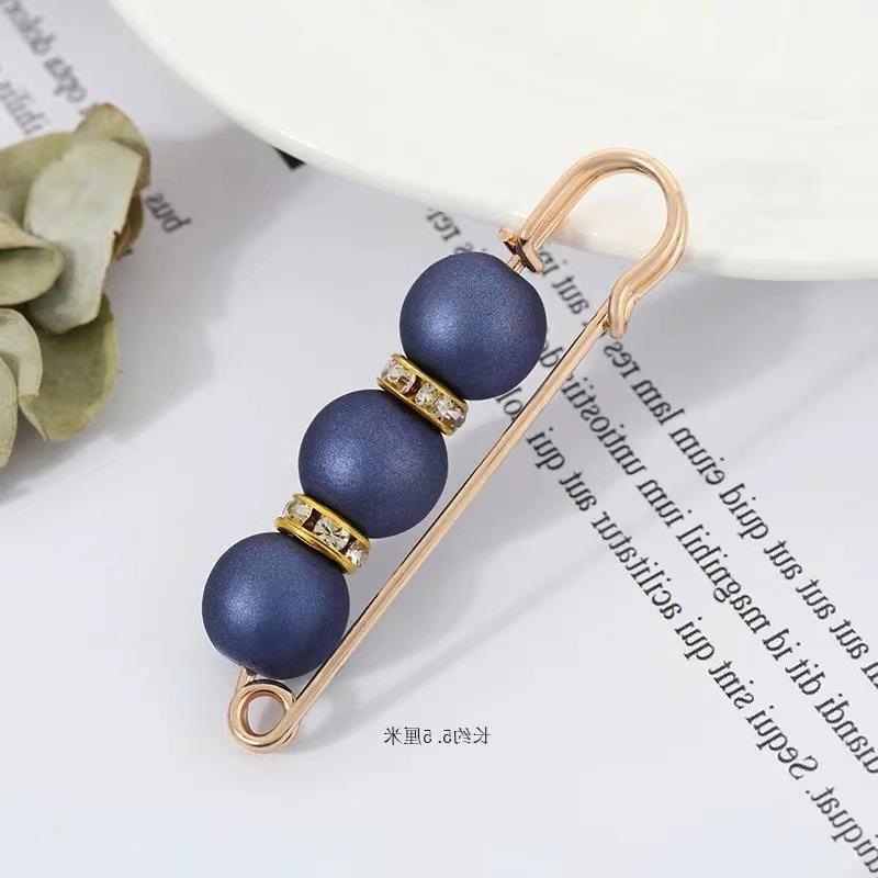 Waist Pin Accessory Brooch for Adjusting Clothing Fit and Preventing Exposure