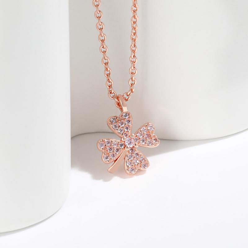 Pink Diamond Lucky Grass Pendant Collarbone Chain Female, Niche Design Wind Four-Leaf Clover Necklace