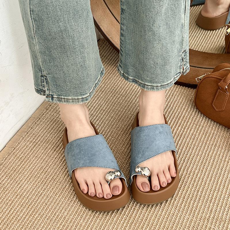 Niche Metal Toe Slippers Women's Summer Wear 2025 New French Flat Sandals Beach Sandals Women