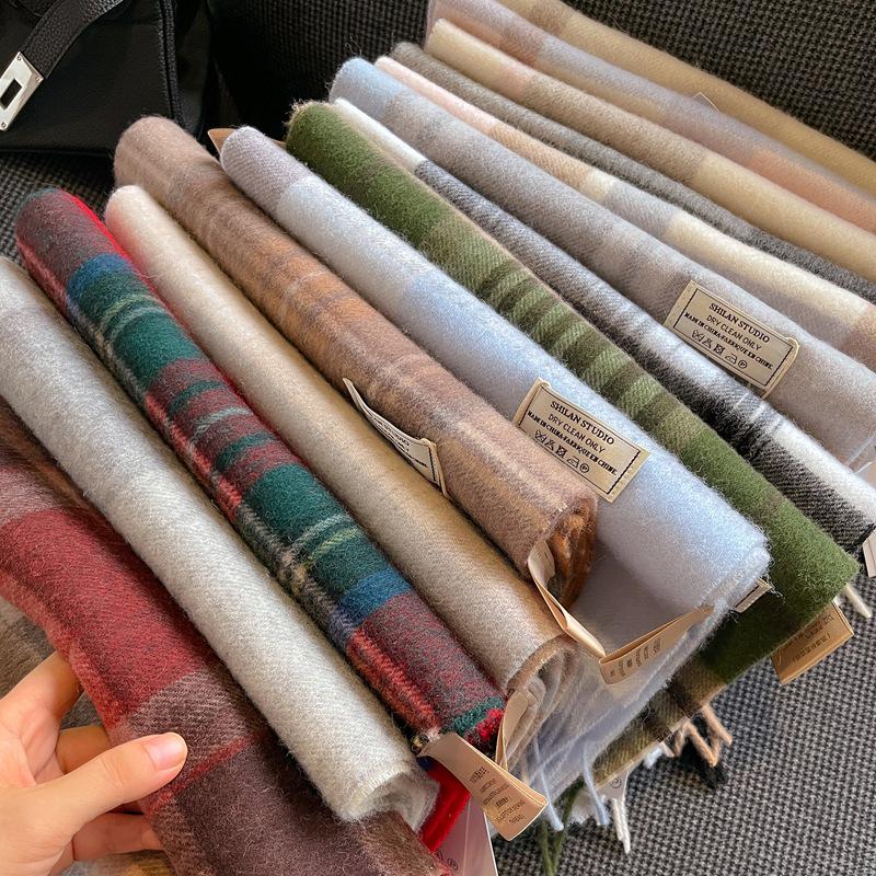 2025 Unisex 100% Wool Scarf: Versatile and Warm for Autumn & Winter