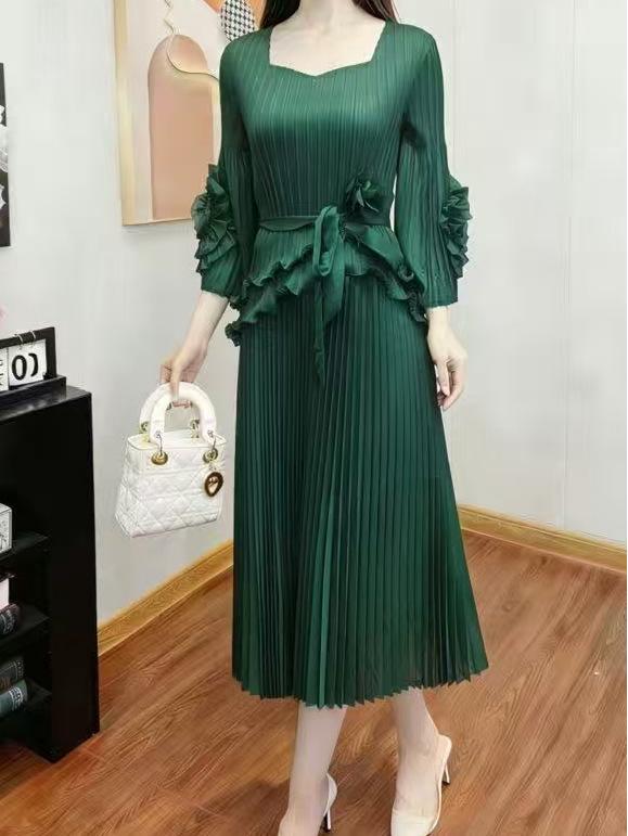 

Elegant Plus Size Floral Ruffle Dress - European & American Fashion One Size (40-100kg) темно-зеленого