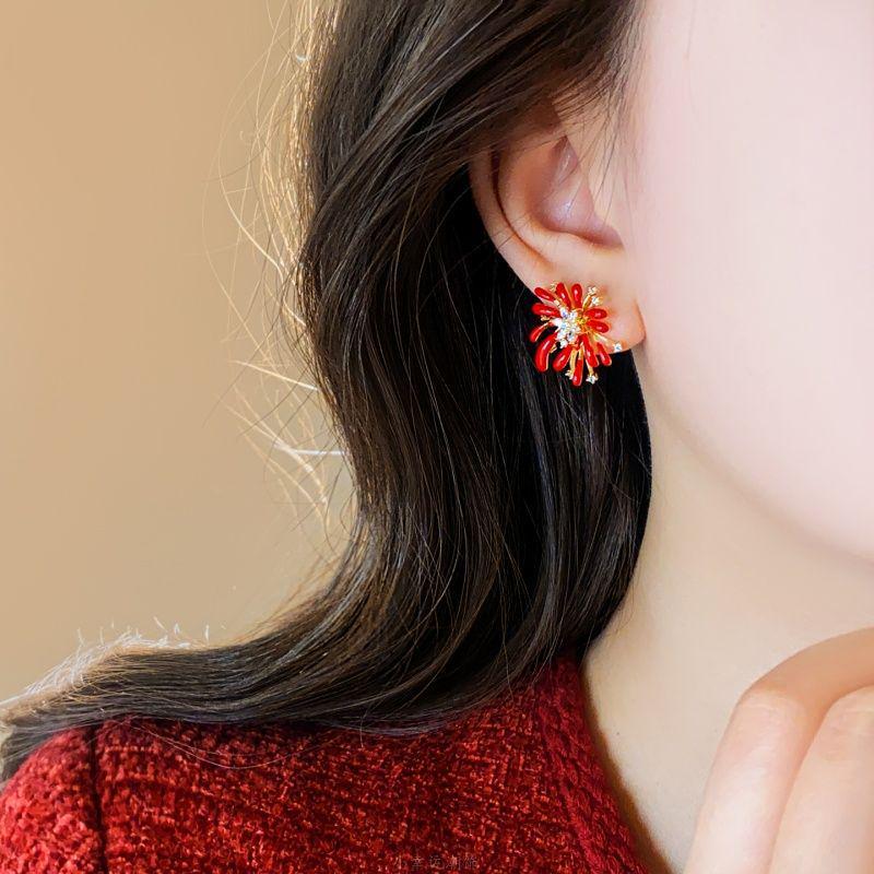 Silver Needle Drip Oil Diamond Fireworks Earrings - Retro Hong Kong Style, Versatile Studs with Light Luxury Niche Design for Women.