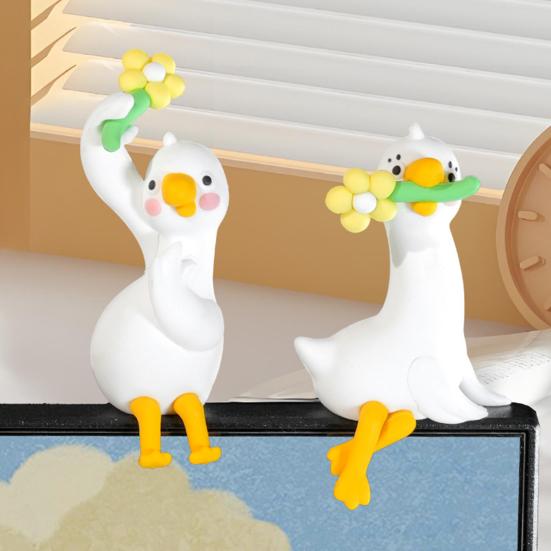 Arbeitsplatz Dekoration Harzente Dekoration für Schreibtisch Auto Armaturenbrett TV Monitor, Mini Anhänger Figur, Niedliches Blume haltendes Ornament, Verspieltes Geschenk