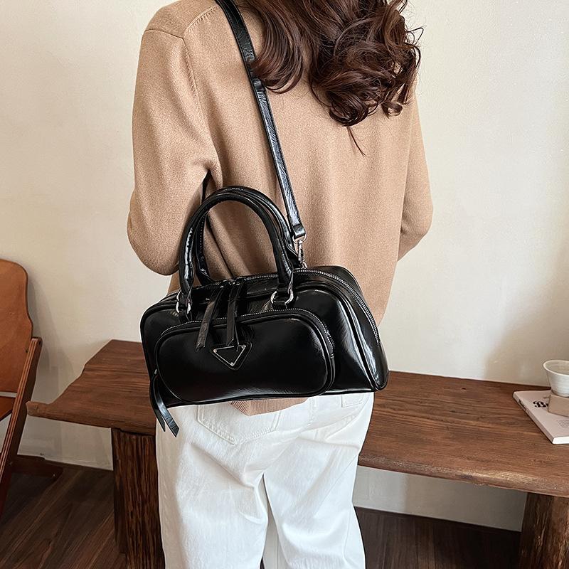 This Year's Popular High-end Foreign-style Bowling Bag Women's 2025 New Handbag Commuter Shoulder Messenger Bag Tide