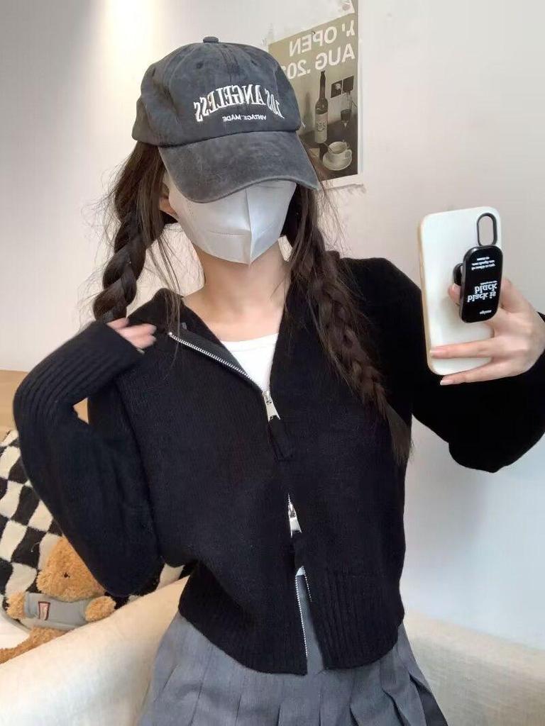 Women's Lazy Gray Hooded Knitted Cardigan - Zip-Up Long Sleeve Sweater for Early Spring