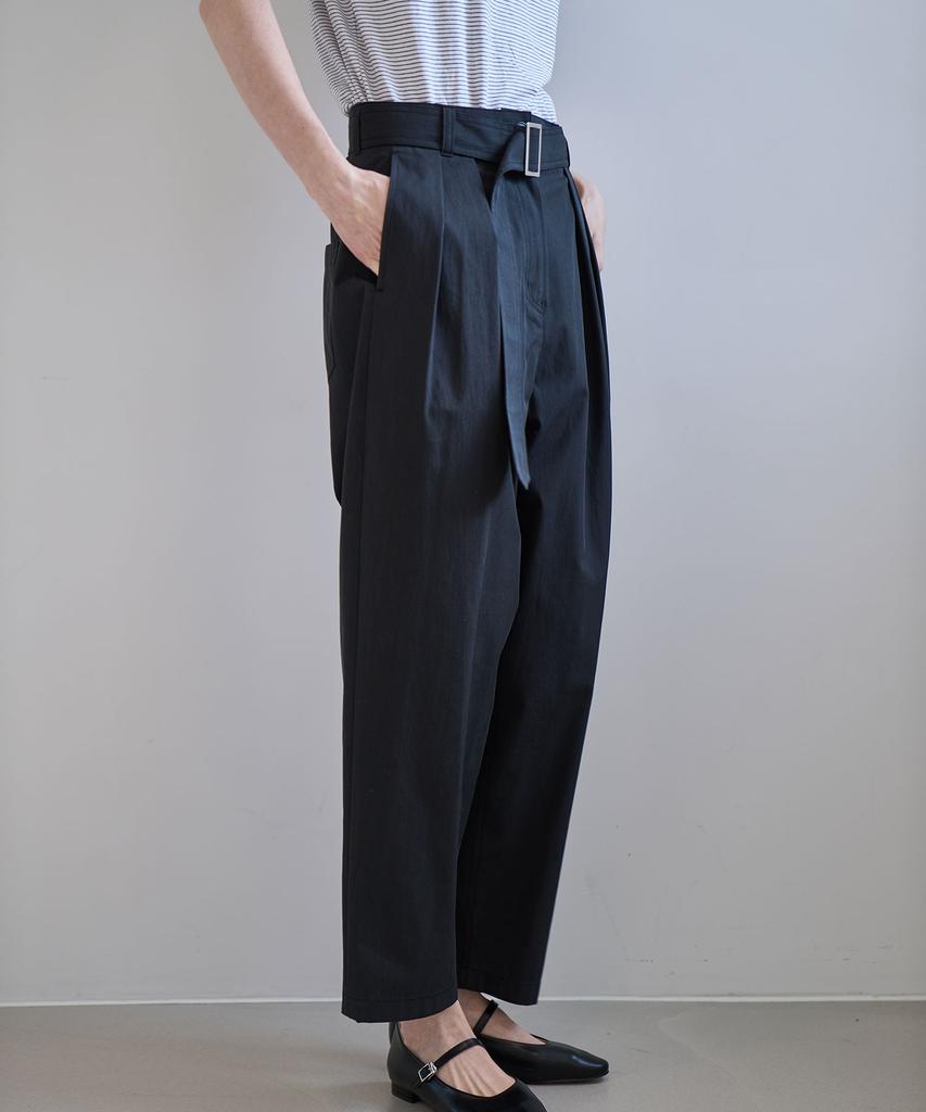 GRIDAJ Cotton Bio-Washed Belted Double-Pleated Pants _ Black