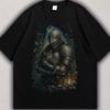 Sanftes Ritterkatzen-T-Shirt, Gemütliches Fantasy-Mittelalter-Gartenlaternen-T-Shirt