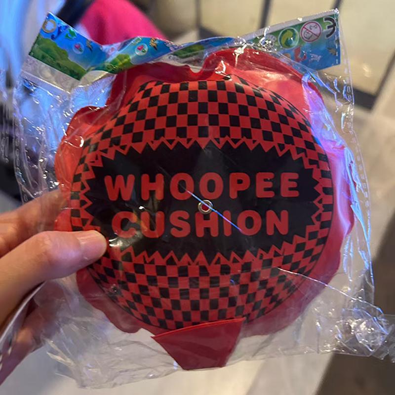 Funny Whoopee Cushions Self Inflating 14Cm Fart Bag Practical Joke Prank Toys Gag Gifts For Kids Adults Novelty Party Favors