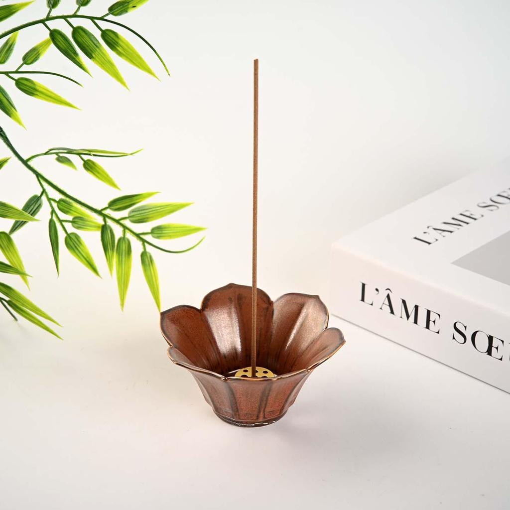 Lotus Ceramic Incense Holder - Creative Sandalwood Burner & Indoor Ornament.