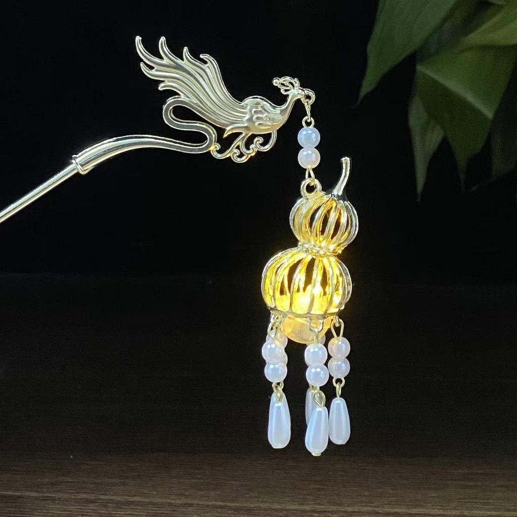 Ancient Style Luminous Hairpin: High-End Alloy Lantern Design for Hanfu Skirts