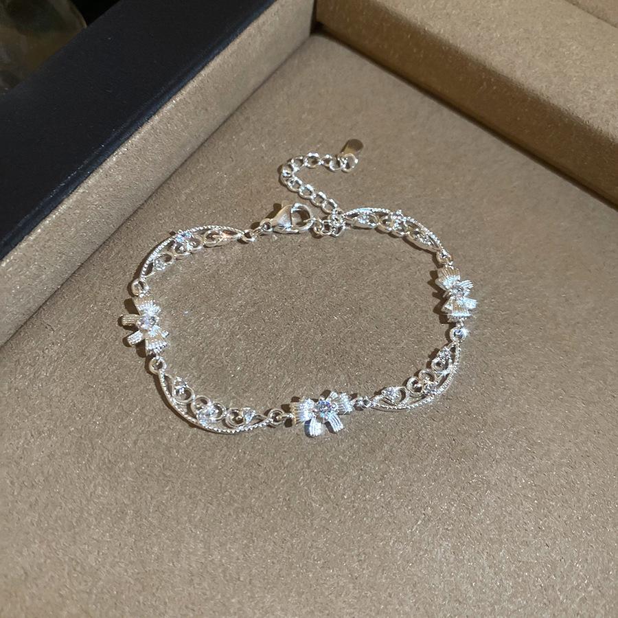 French temperament cold wind zircon star pearl bracelet light luxury bracelet sweet versatile jewelry