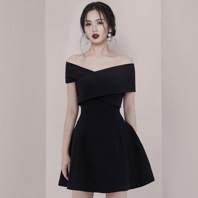 2020 Sommer Hepburn-Stil Off-Shoulder Schwarzes Kleid: Chic, schlank geschnitten, tailliertes Abendkleid