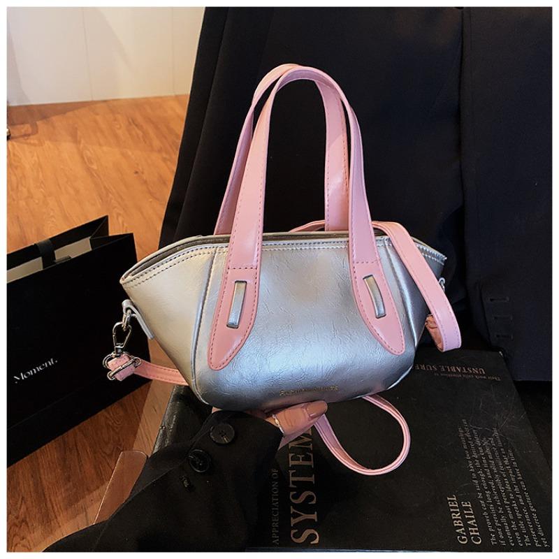 

Niche design contrasting color messenger bag women s summer new simple texture shoulder bag commuter pillow bag срібний