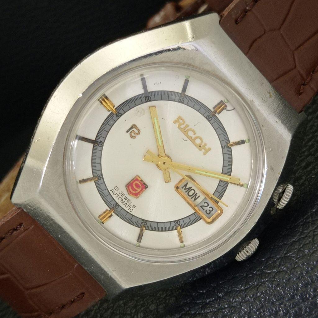 

VINTAGE RICOH R31 AUTOMATIC JAPAN MENS SILVER COLOR DIAL WATCH a701927-5 R207-a701927