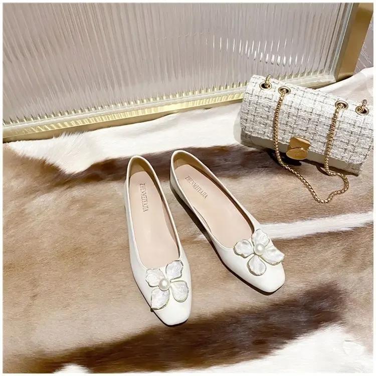 

Fashion Luxury Leather Casual Square Toe Flat Pointed Flower White Pearl Moccasins Wedding Bride Shoe Women s Shoes Flats Quick Delivery 34