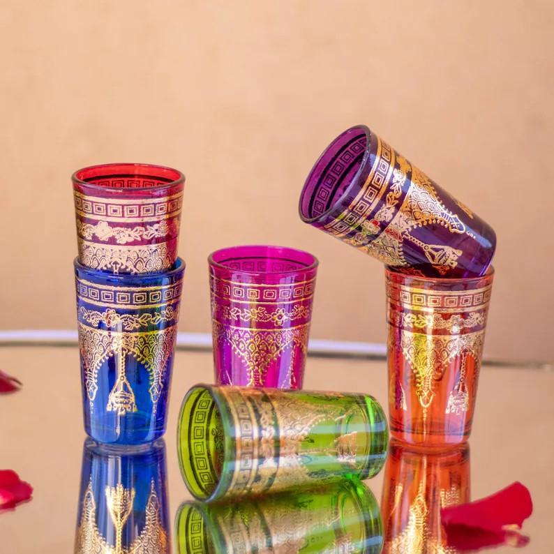 Marocké vícebarevné sklenice na čaj – 180 ml (6.3 FL OZ) – Ručně malované, sada 6 kusů – Ideální pro svíčky, párty výslužky nebo dekorativní vázy